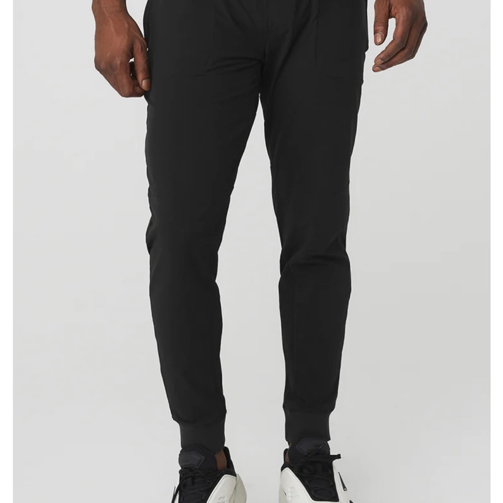 ALO Men’s Co-Op Pants- size large- NEW!